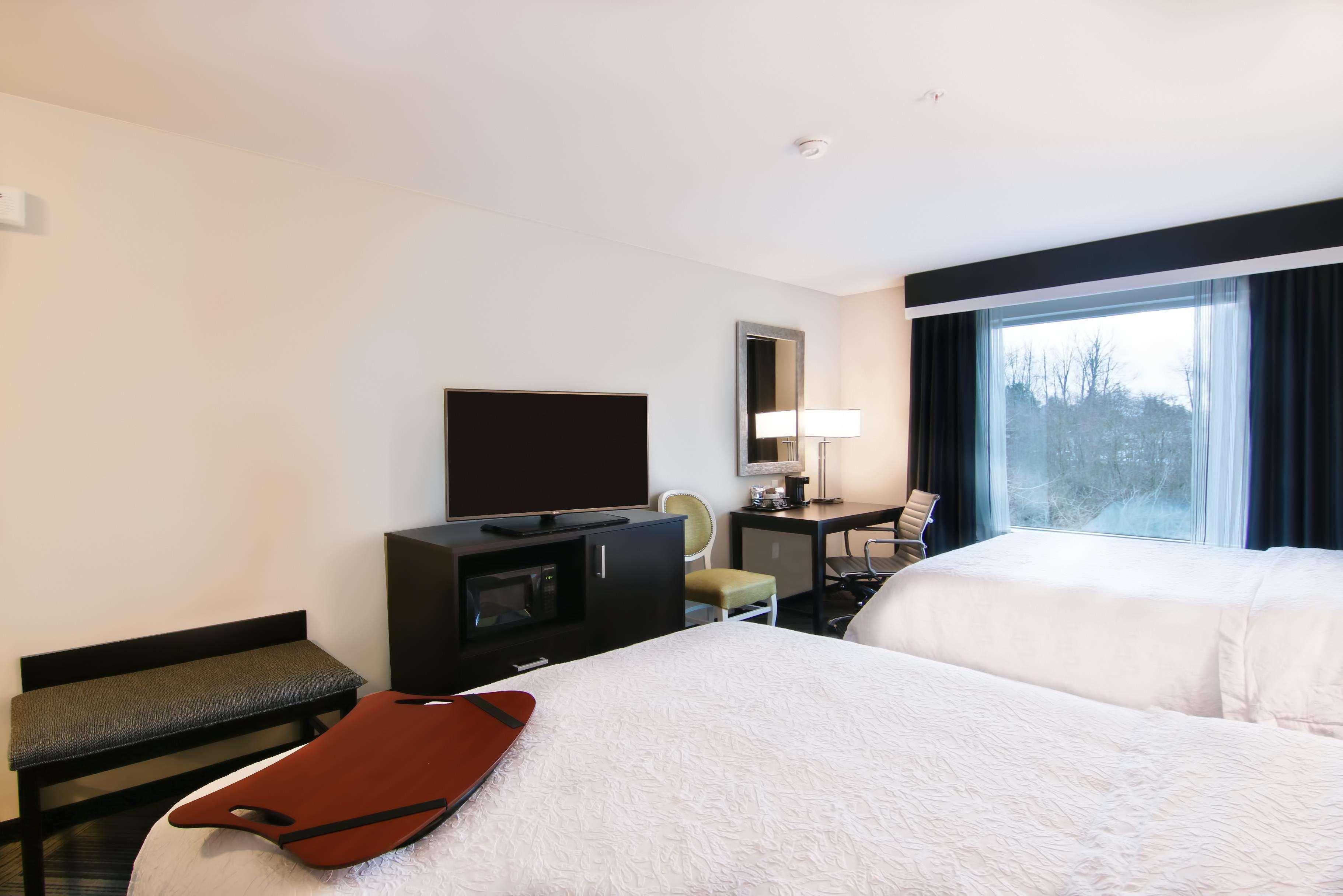 Hampton Inn & Suites Bellevue Downtown/Seattle Екстериор снимка