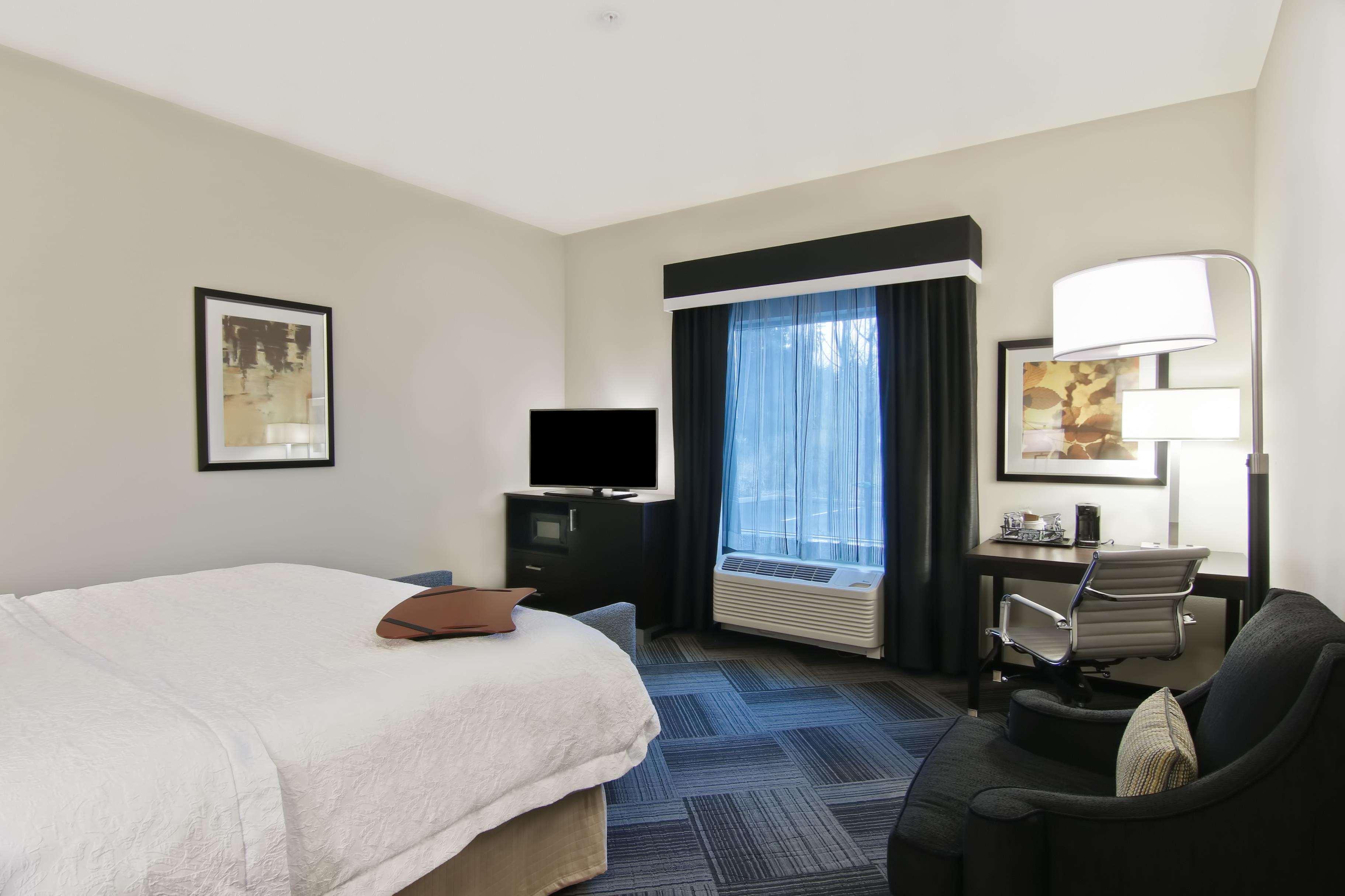 Hampton Inn & Suites Bellevue Downtown/Seattle Екстериор снимка