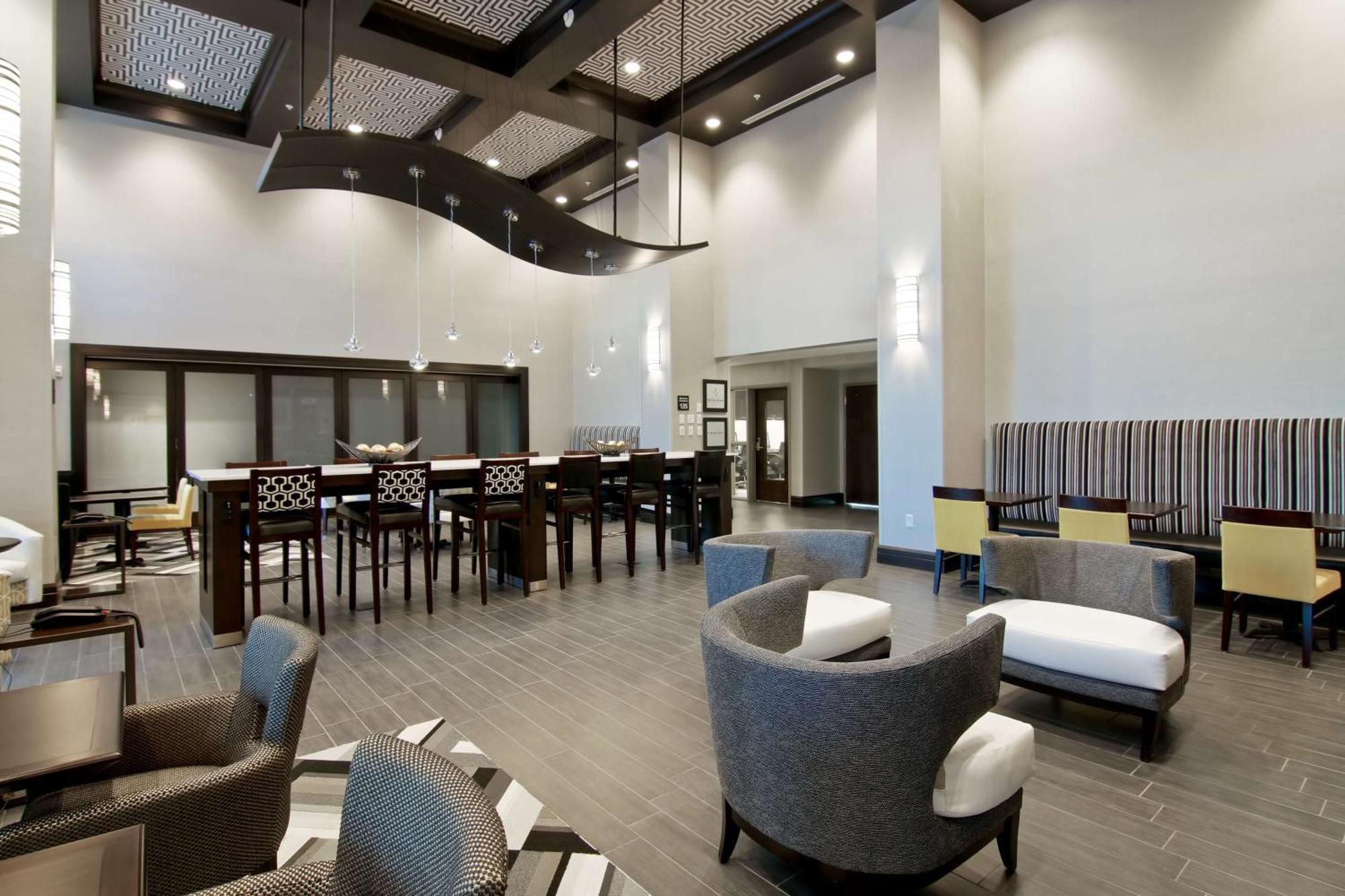 Hampton Inn & Suites Bellevue Downtown/Seattle Екстериор снимка