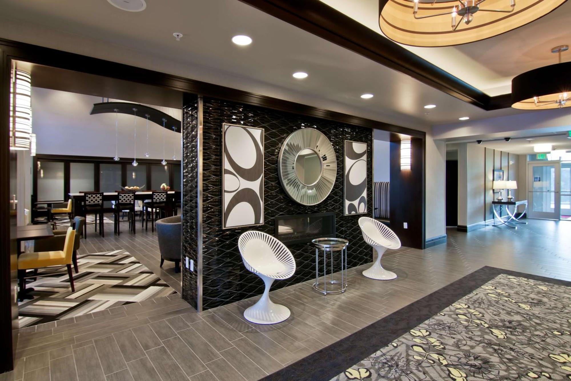 Hampton Inn & Suites Bellevue Downtown/Seattle Екстериор снимка